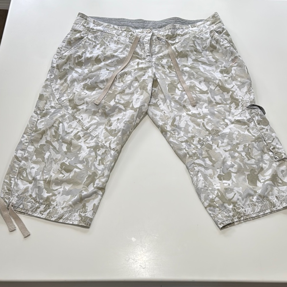 Nike Camouflage Cargo Capri Shorts - Gray and White
